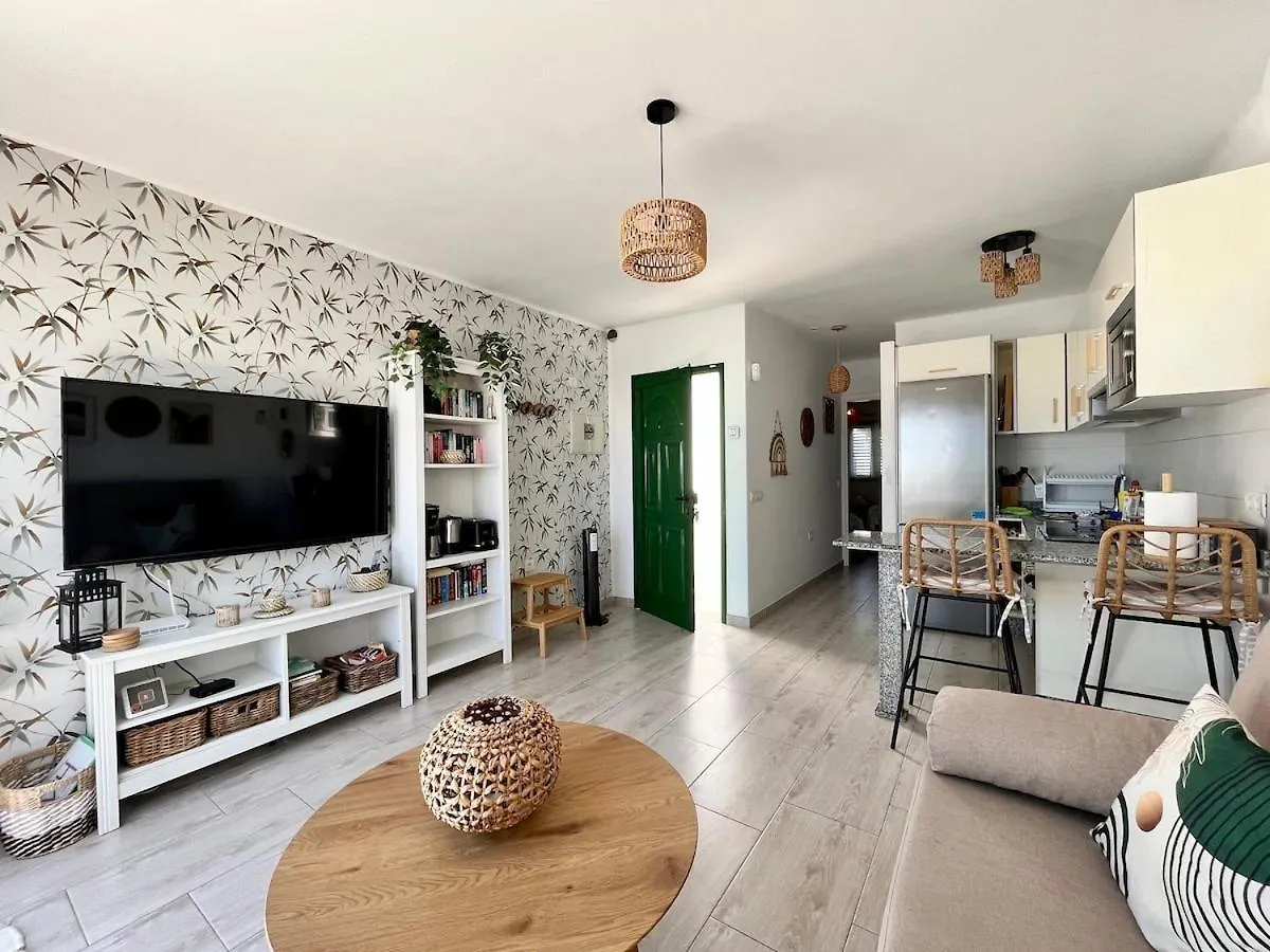 1 Bedroom Apartment With Fantastic Sea Views Tias