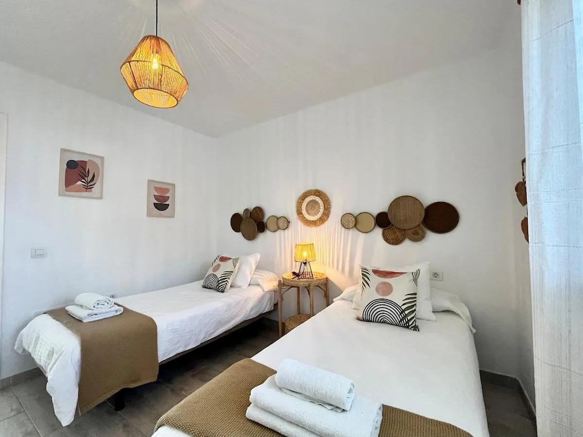 1 Bedroom Apartment With Fantastic Sea Views Tias