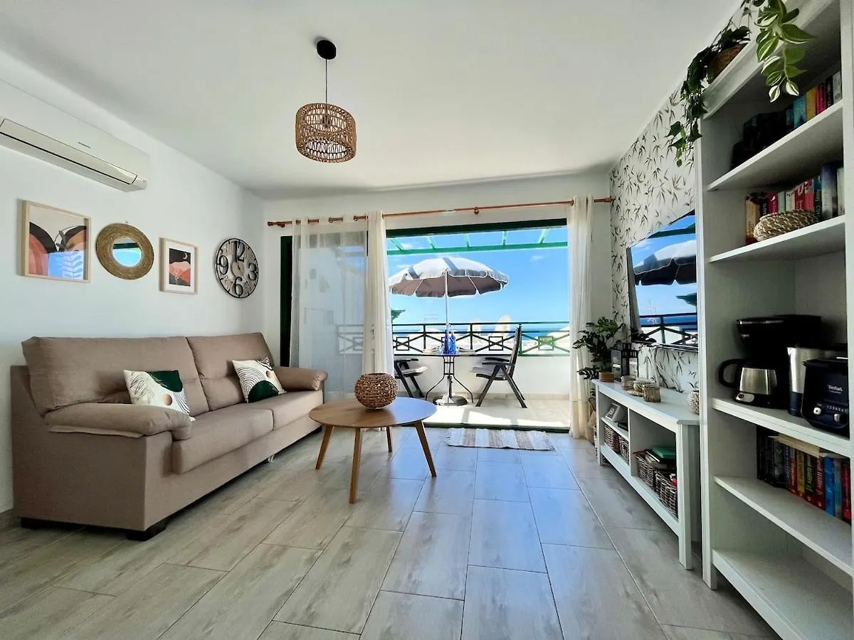 1 Bedroom Apartment With Fantastic Sea Views Tias
